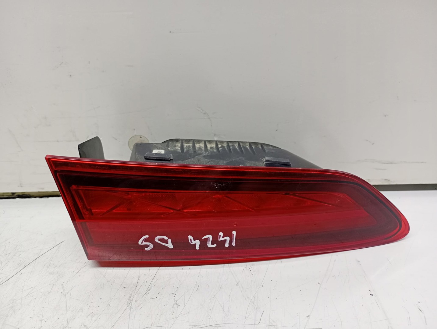 Stop stanga 57A945307 Skoda Karoq 1 (2017 - 2025)