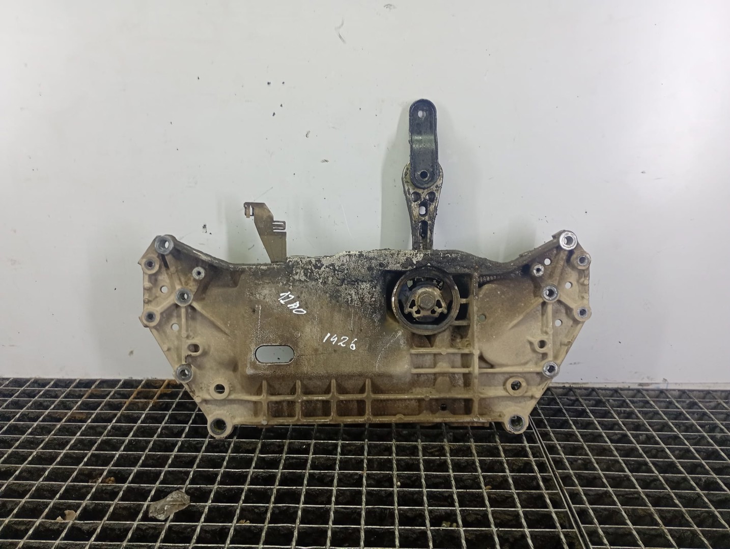 Cadru motor 1k0199369f Volkswagen Golf 5 (2003 - 2009)
