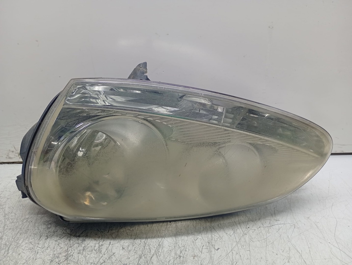 Far stanga 1k6941005N Volkswagen Golf 5 (2003 - 2009)