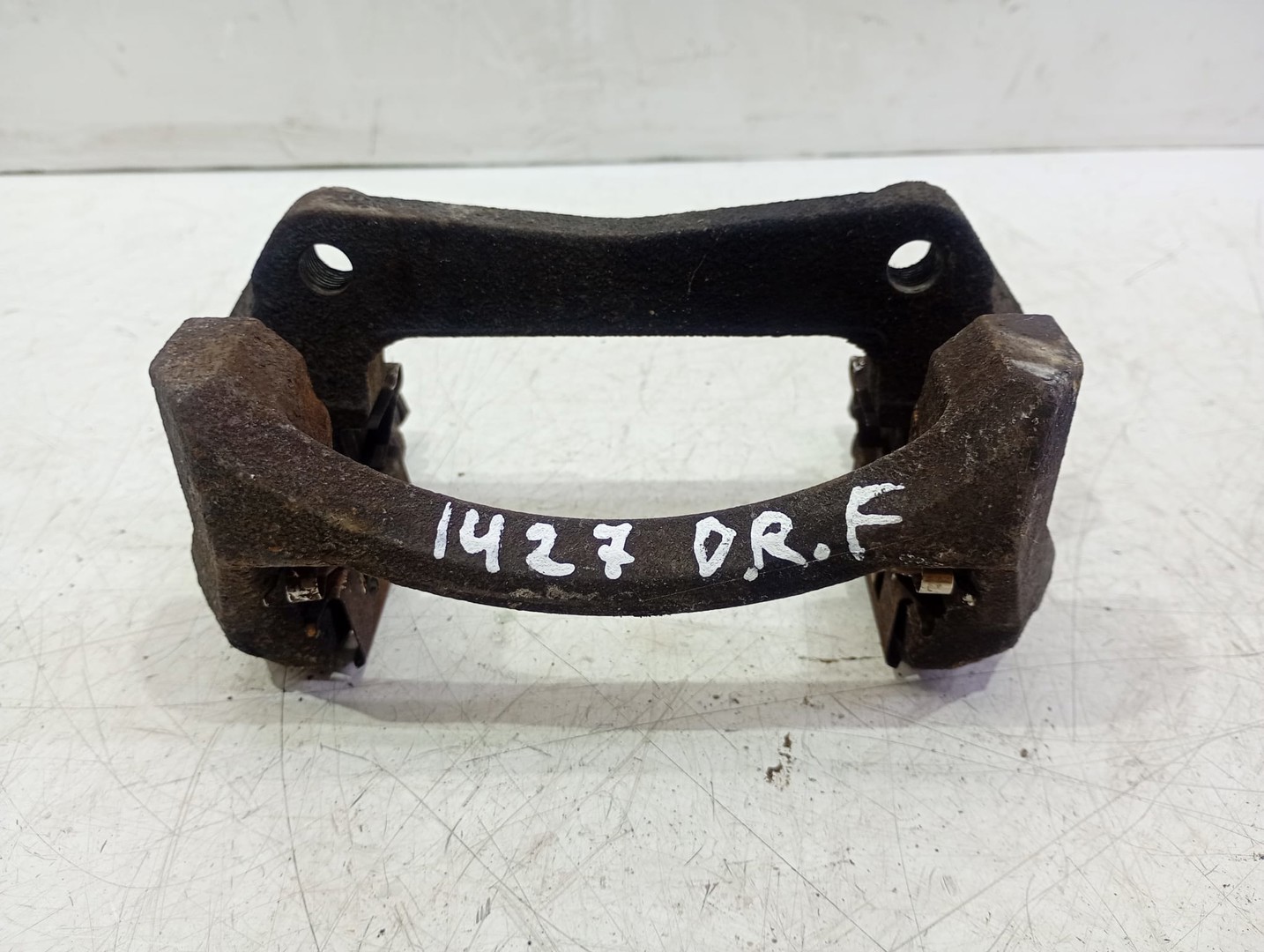 Suport etrier dreapta fata Ford Fiesta 6 (facelift) (2013 - 2020)