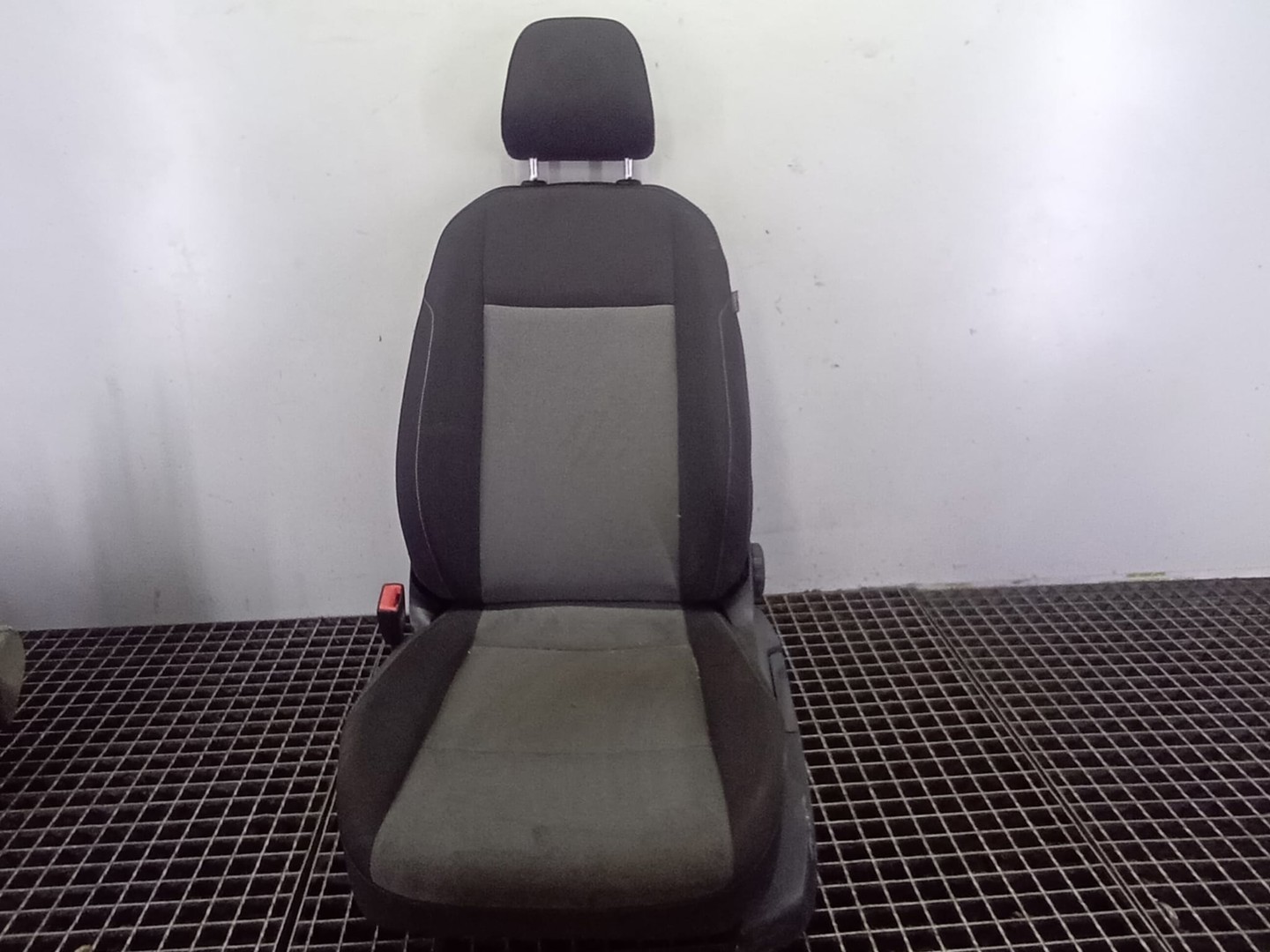Scaun stanga fata Volkswagen Golf 7 (2012 - 2017)