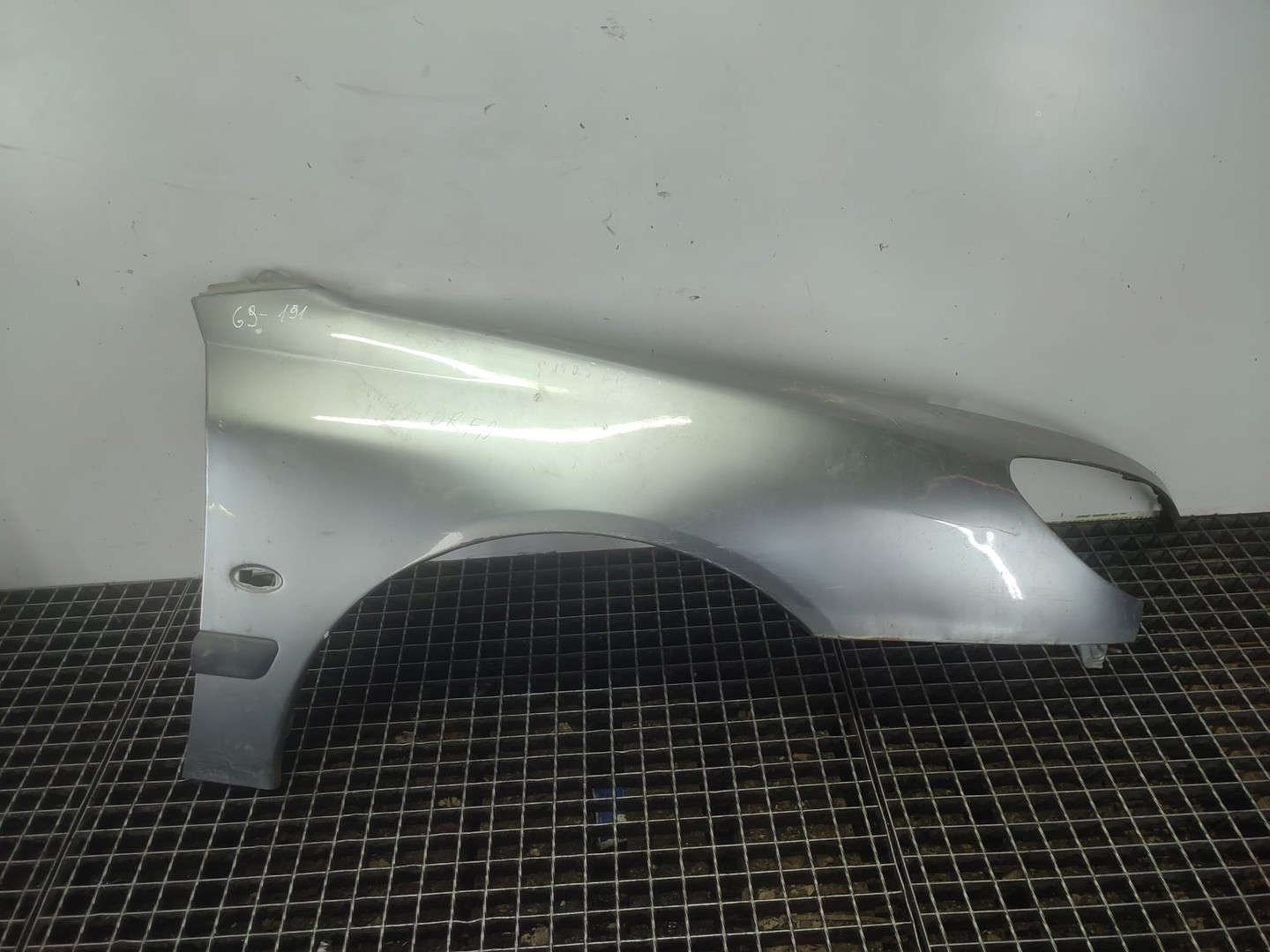Aripa dreapta fata Peugeot 607 1 (2000 - 2004)