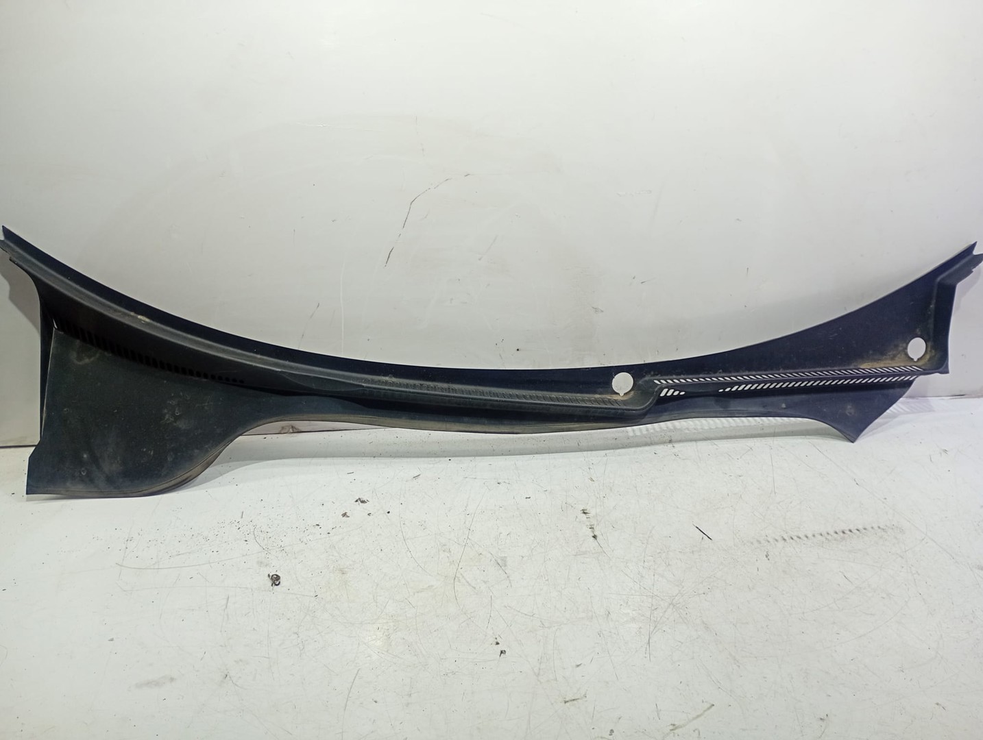 Grila stergatoare parbriz Volkswagen Golf 5 (2003 - 2009)