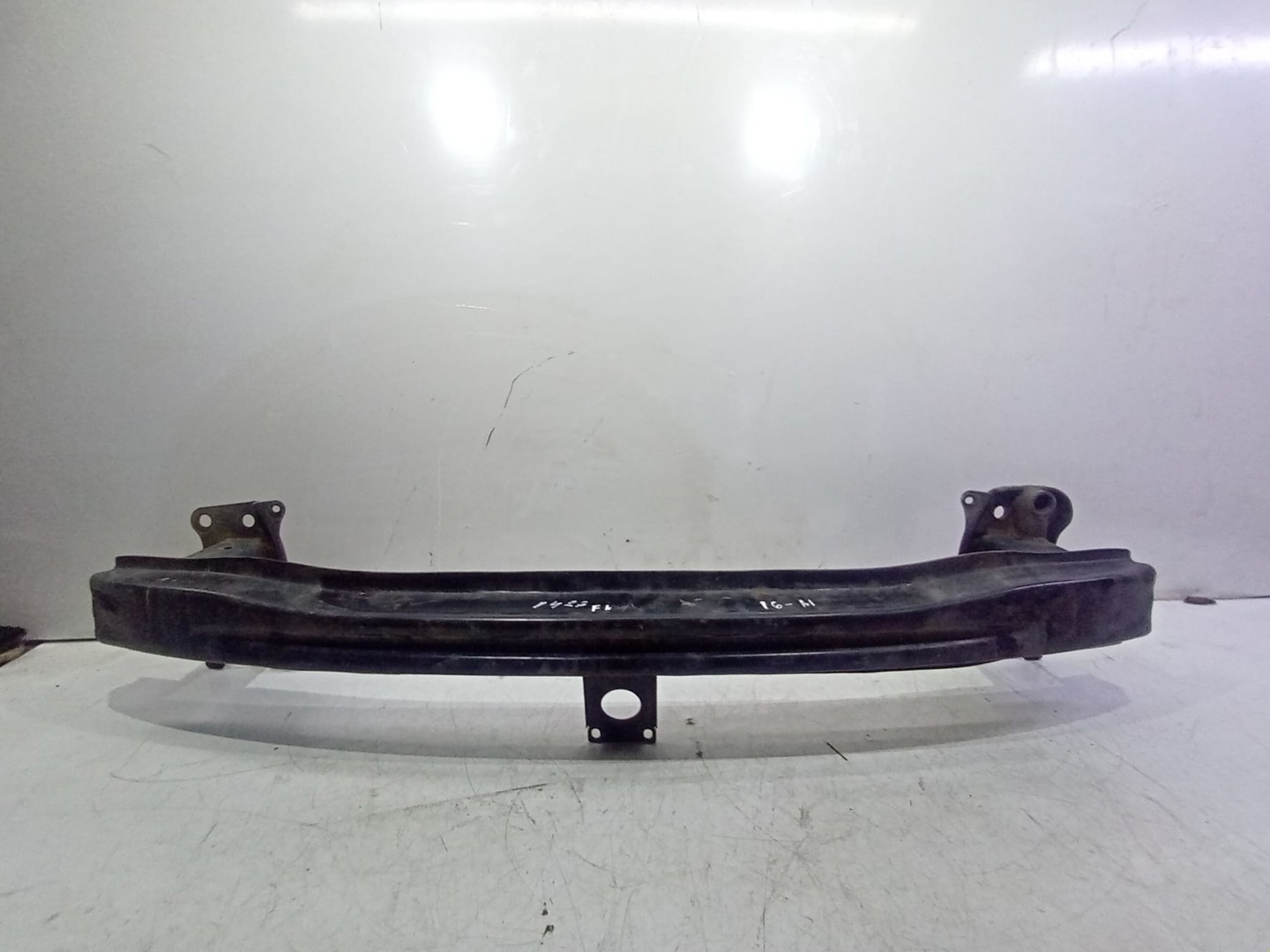 Armatura bara fata Volkswagen Golf 5 (2003 - 2009)