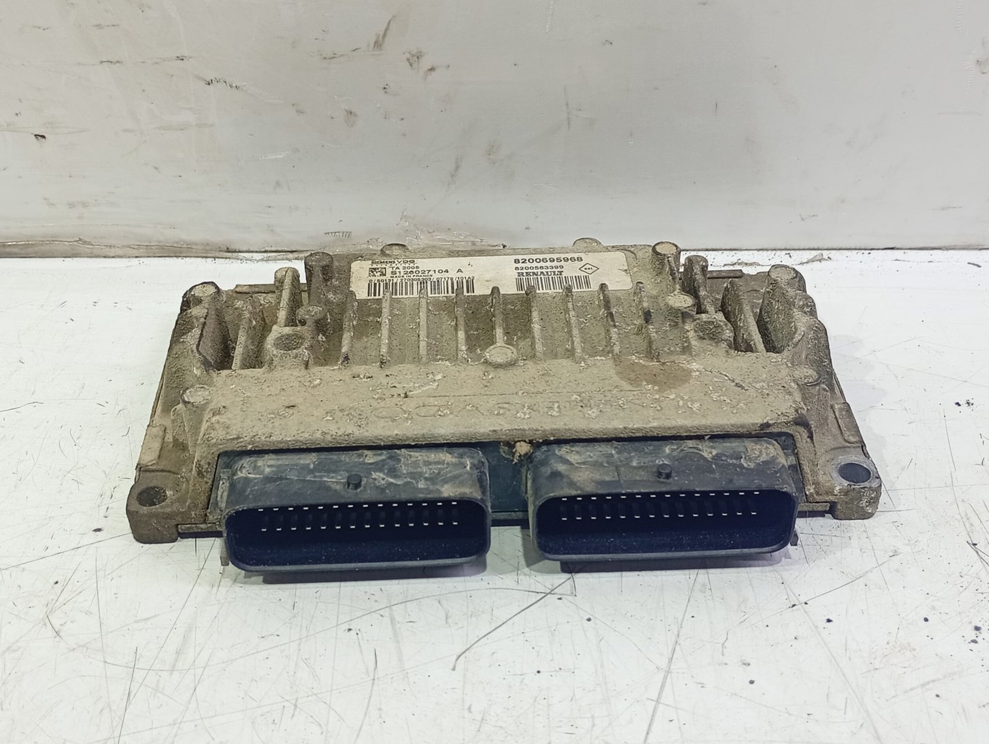 Calculator motor ECU 8200695968 Renault Scenic 2 (facelift) (2006 - 2010)