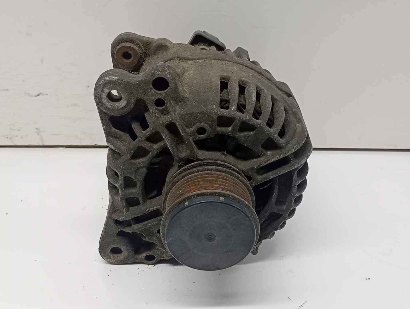 Alternator 06F903023f Volkswagen Golf 5 (2003 - 2009)