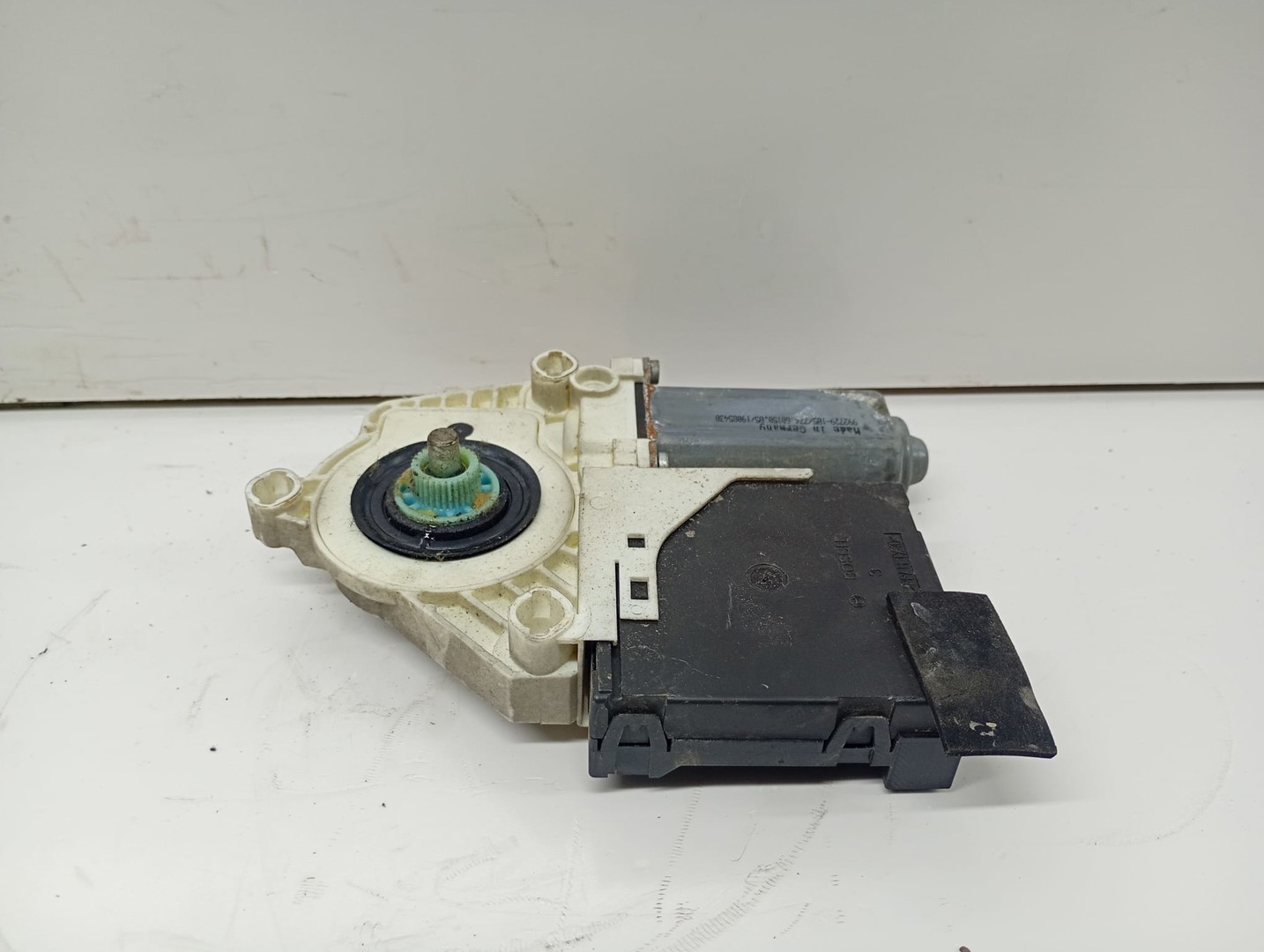 Motoras geam dreapta fata 1K0959792G Volkswagen Passat B6 (2005 - 2010)