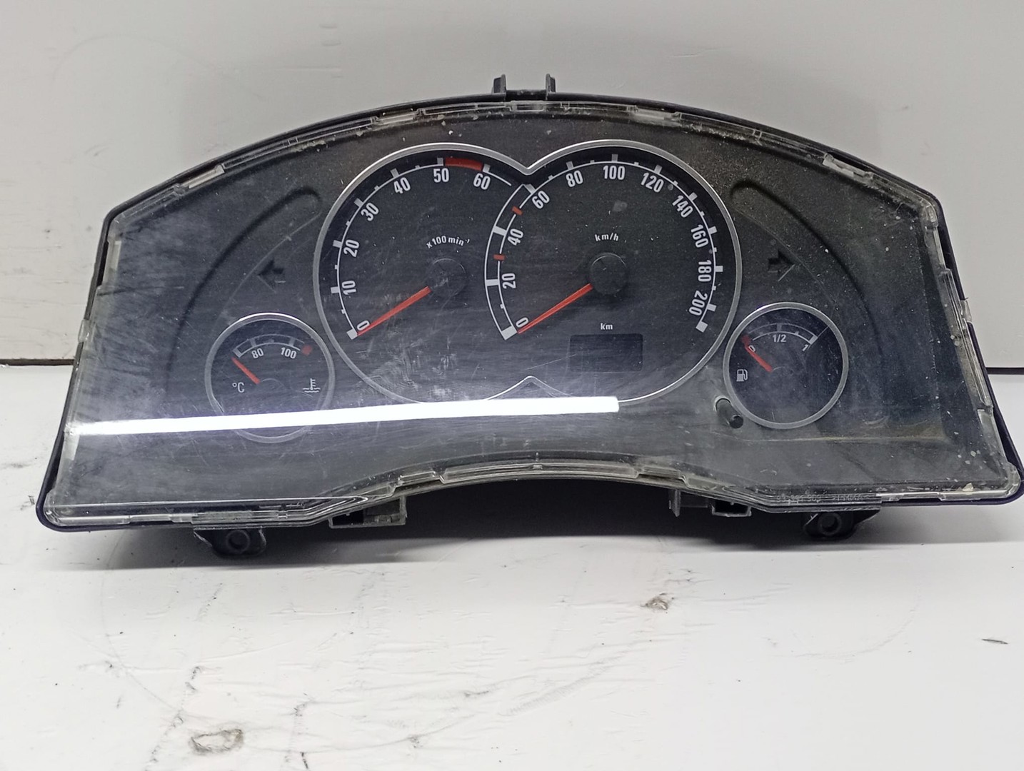 Ceasuri de bord 88311302 Opel Corsa C (2000 - 2003)
