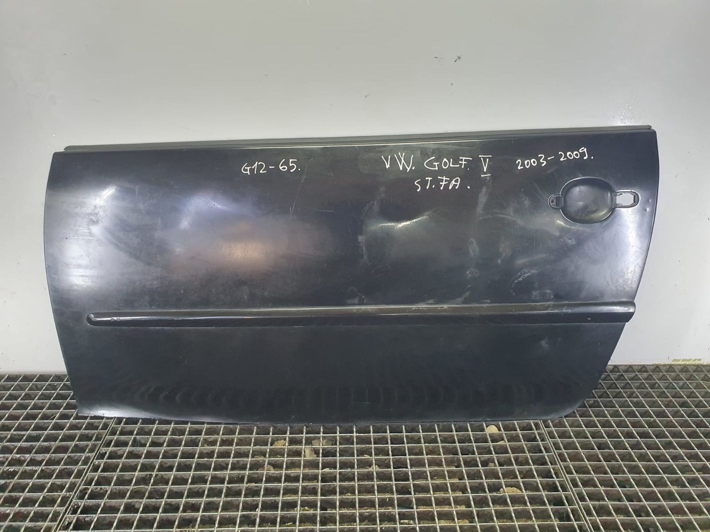 Usa stanga fata Volkswagen Golf 5 (2003 - 2009)