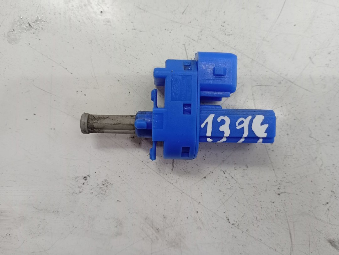 Switch frana 98ab7c534aa Ford Focus 1 (1999 - 2004)