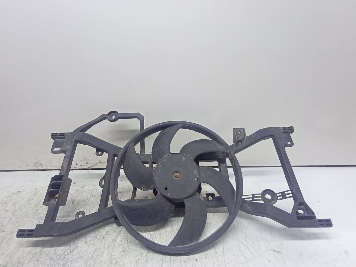 Electroventilator gmv 214810048R-B Dacia Sandero 2 (2013 - 2016)