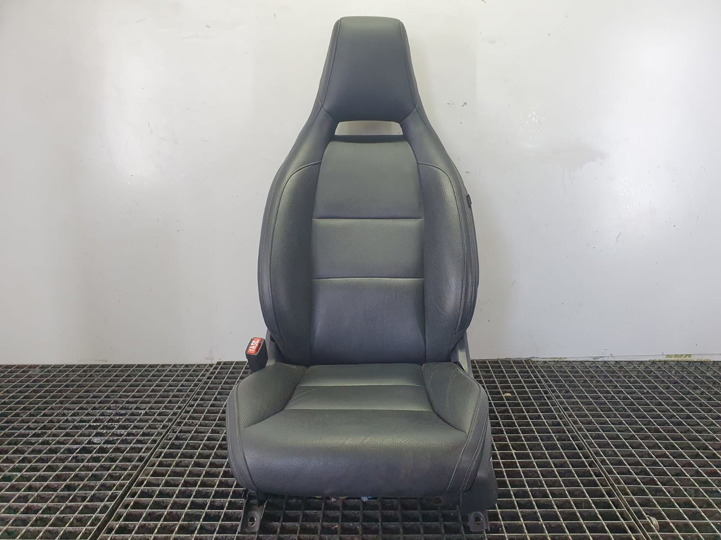 Scaun stanga fata Mercedes Benz GLA-Class X156 (2013 - 2017)