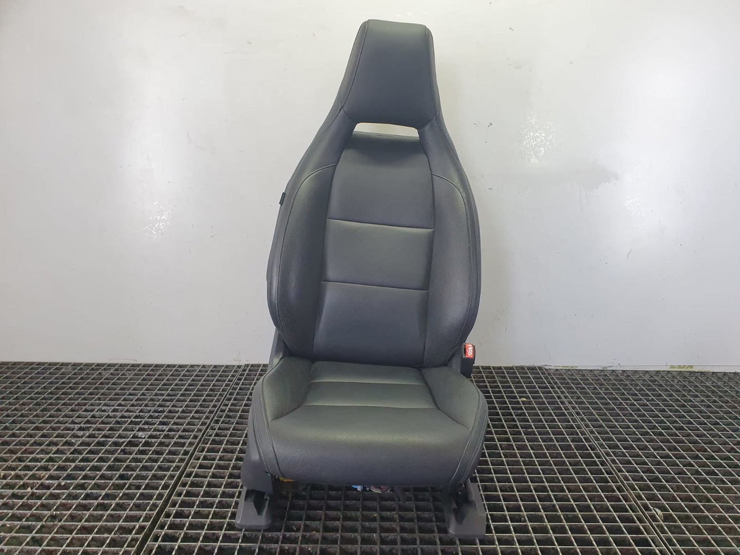 Scaun dreapta fata Mercedes Benz GLA-Class X156 (2013 - 2017)