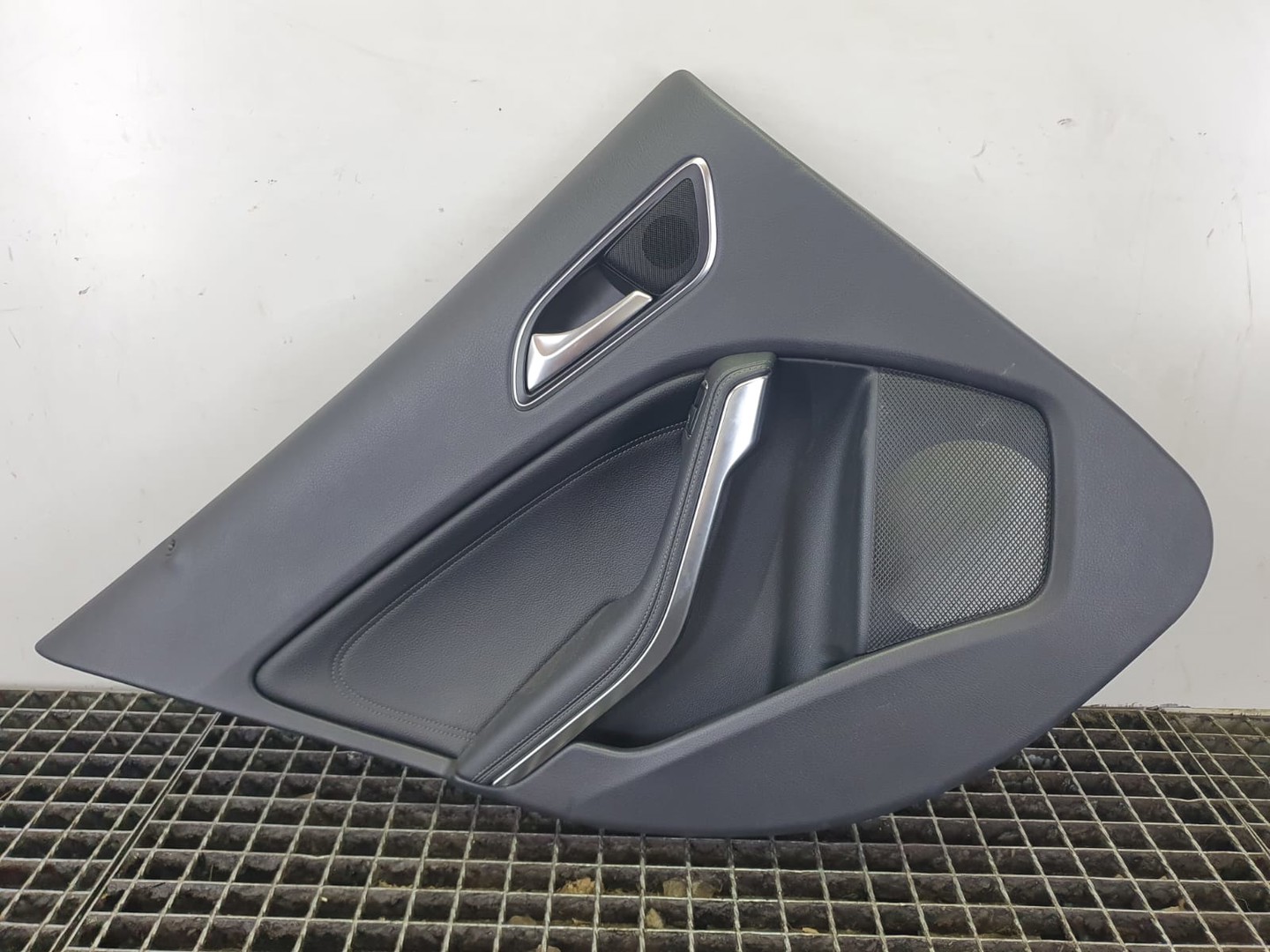 Fata usa stanga spate Mercedes Benz GLA-Class X156 (2013 - 2017)