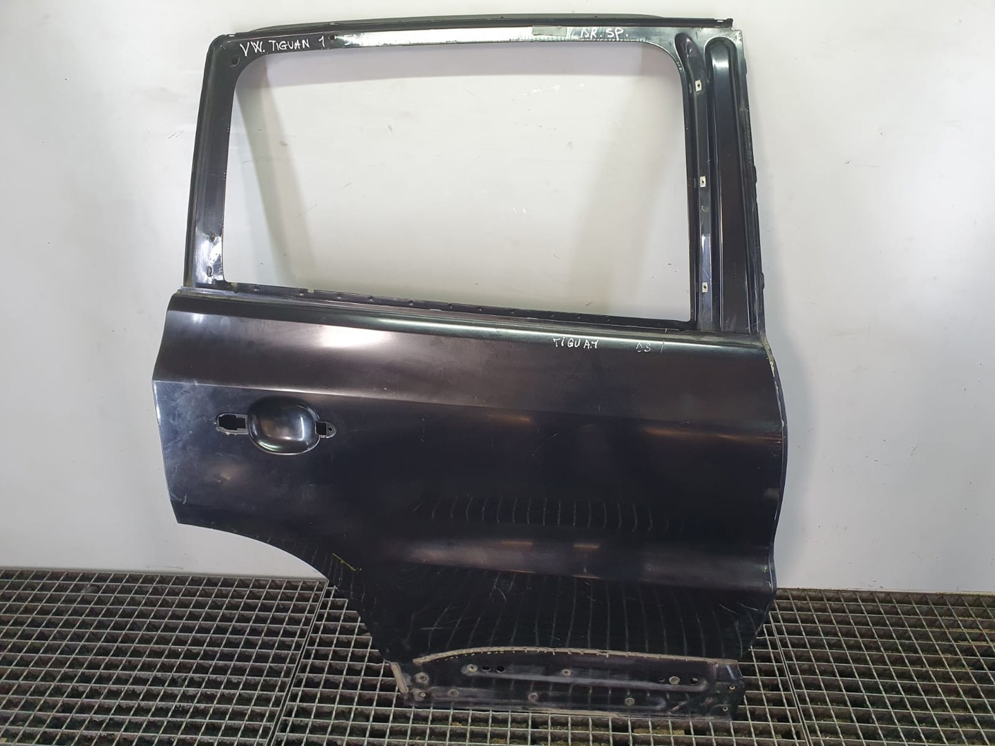 Usa stanga spate 5n0833312b Volkswagen Tiguan 1 (5N) (2007 - 2011)