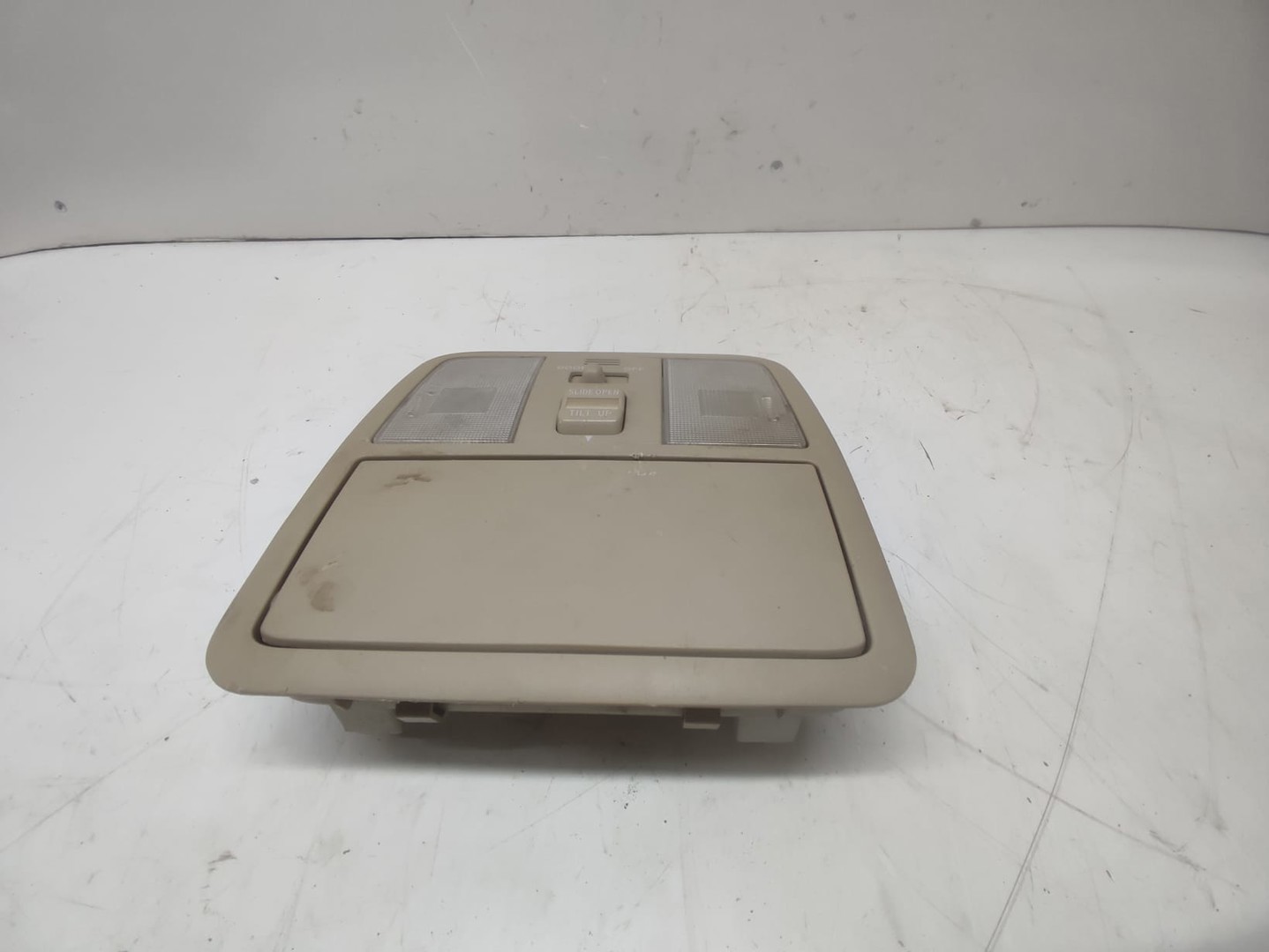 Plafoniera 1d111039g Toyota RAV4 3 (XA30) (2005 - 2010)