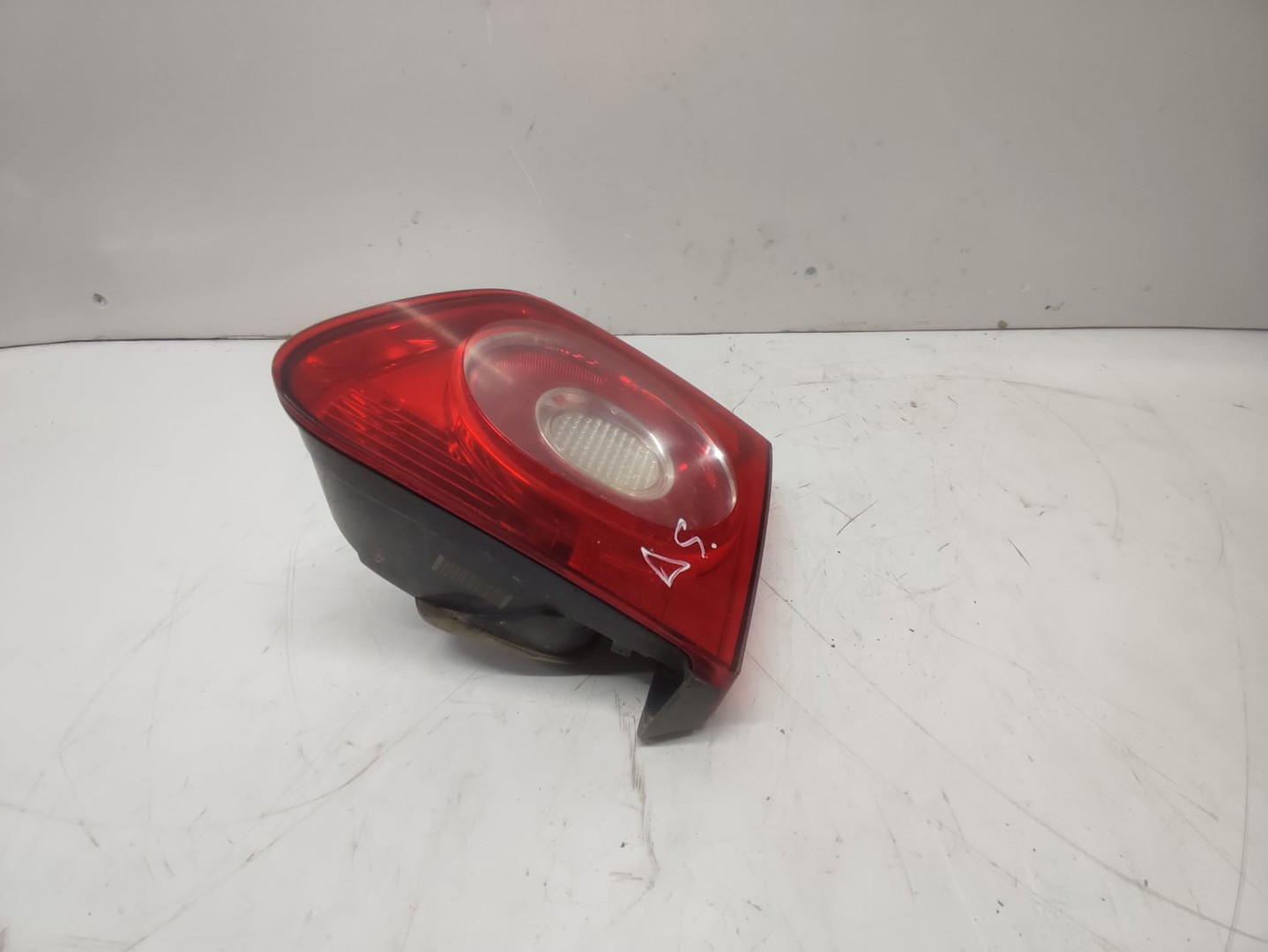 Stop dreapta haion 5n0945094b Volkswagen Tiguan 1 (5N) (2007 - 2011)