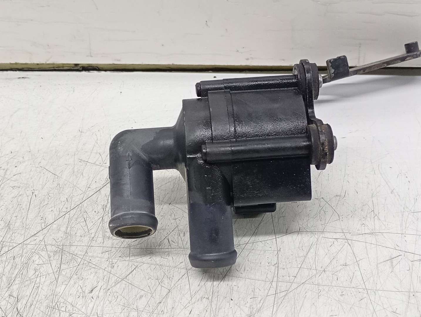 Pompa recirculare apa 5N0121093A Volkswagen Passat B7 (2010 - 2015)
