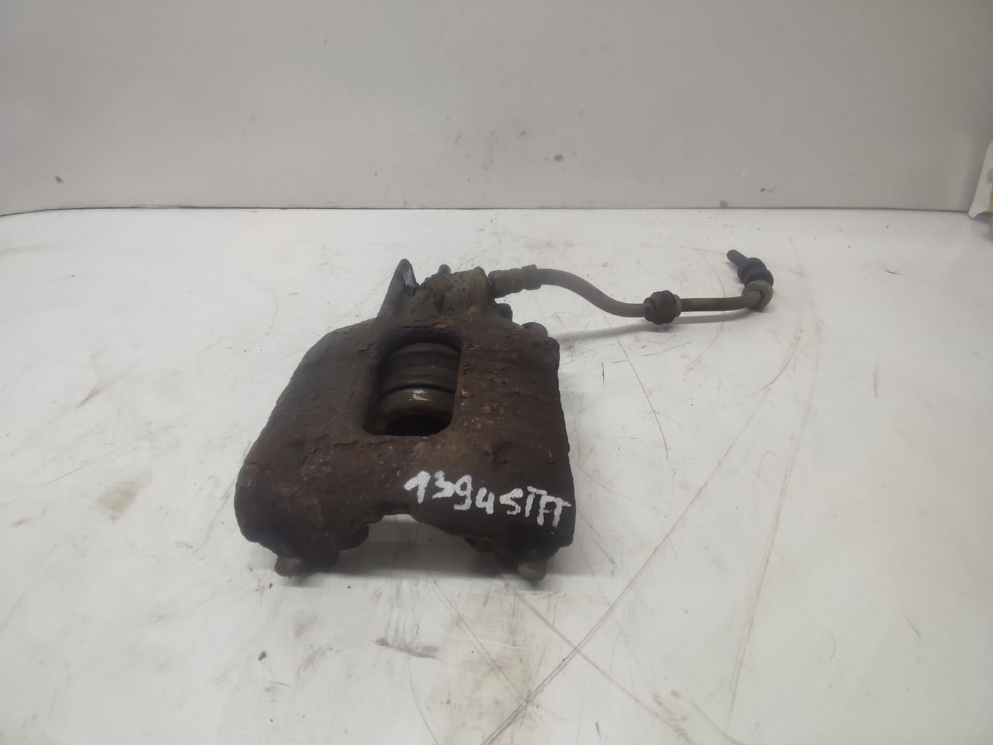 Etrier stanga fata Ford Focus 1 (1999 - 2004)