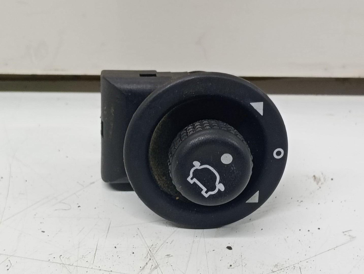 Buton reglaj oglinzi 938G17B676BB Ford Focus 1 (1999 - 2004)