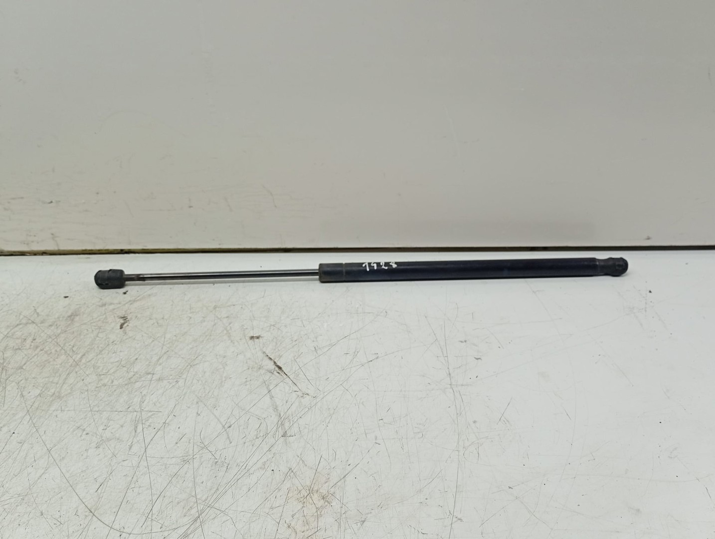 Amortizor haion 8200484676 Renault Scenic 2 (facelift) (2006 - 2010)