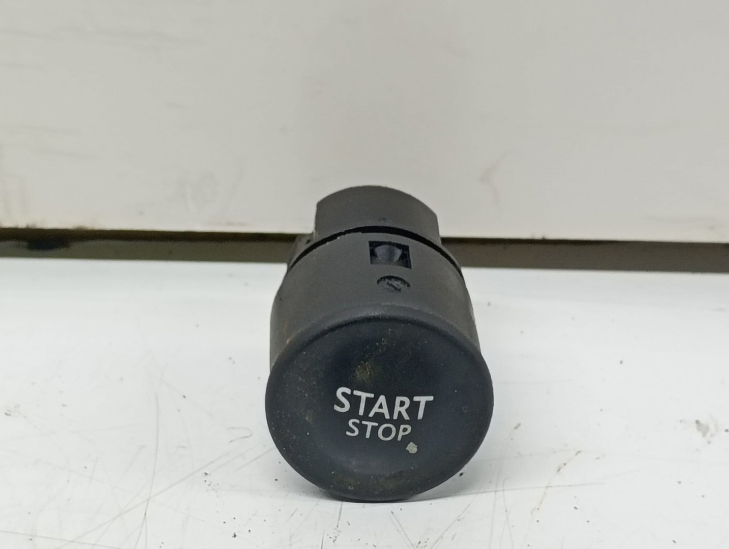 Buton start stop 107959A Renault Scenic 2 (2003 - 2006)