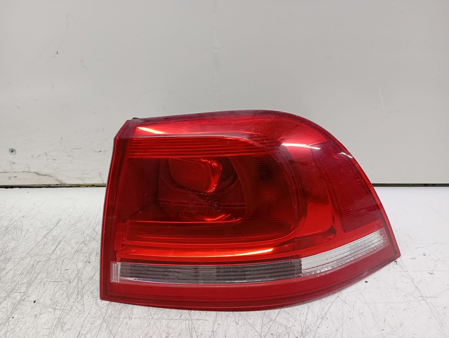 Stop dreapta 7P6945096D Volkswagen Touareg 2 (7P) (2010 - 2014)