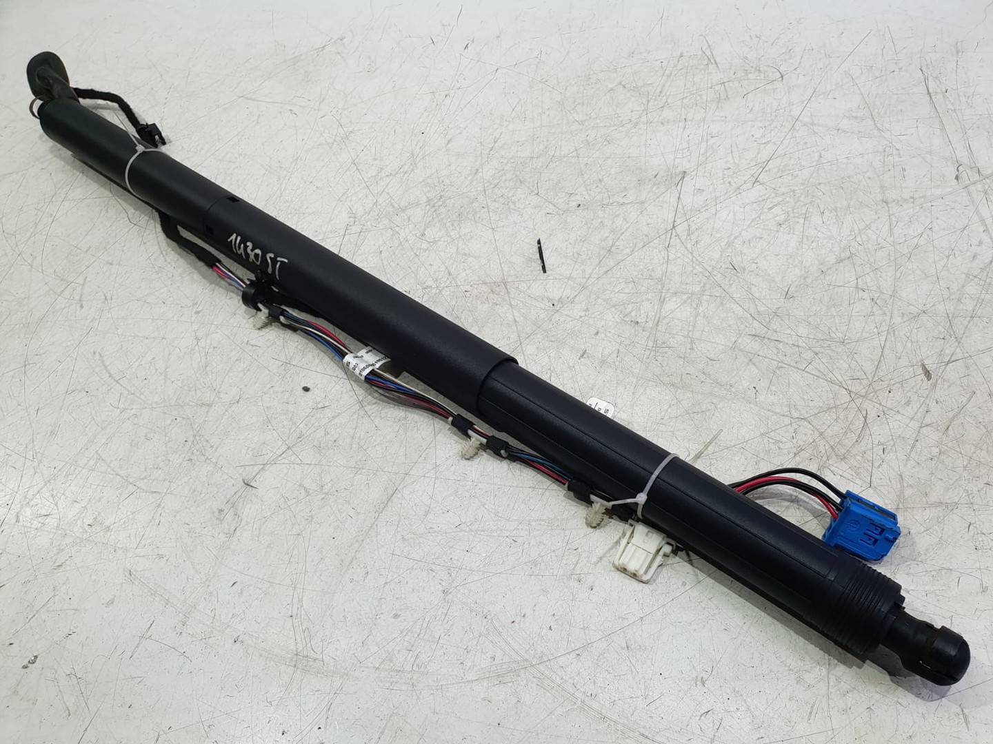 Amortizor electric haion a1568900130 Mercedes Benz GLA-Class X156 (2013 - 2017) Cod: 197
