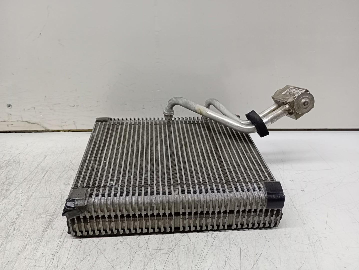 Radiator clima bord 7P0820101 Volkswagen Touareg 2 (7P) (2010 - 2014)