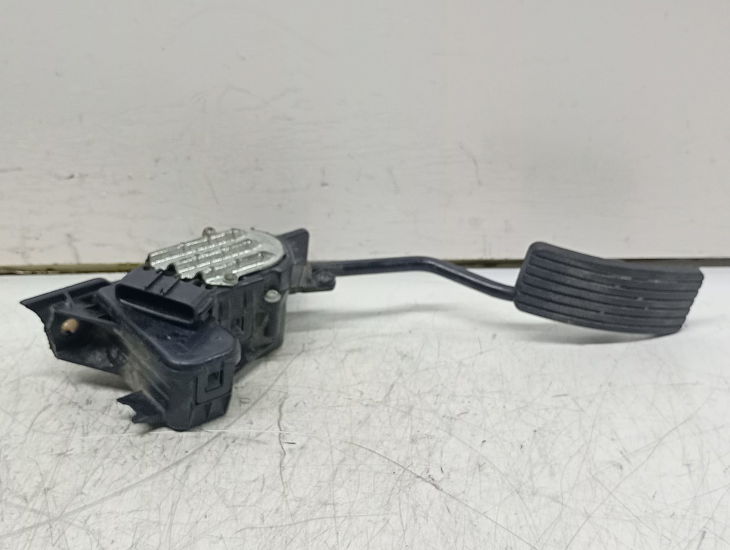Pedala acceleratie APM30-009 Mitsubishi L200 4 (2006 - 2011)
