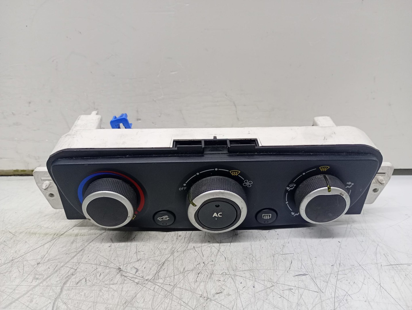 Panou clima ac T1001877V Renault Megane 3 (2008 - 2014)