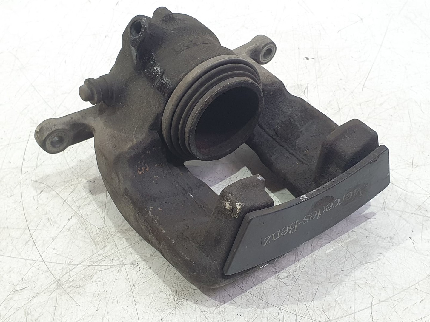 Etrier stanga fata a24617 Mercedes Benz GLA-Class X156 (2013 - 2017)