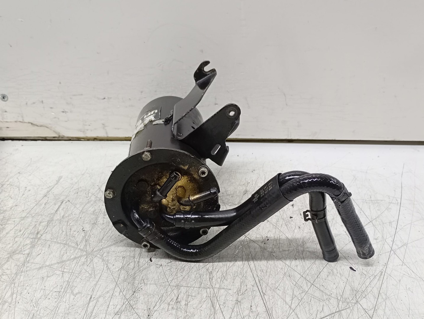 Carcasa filtru combustibil 3C0127399 Volkswagen Passat B6 (2005 - 2010)