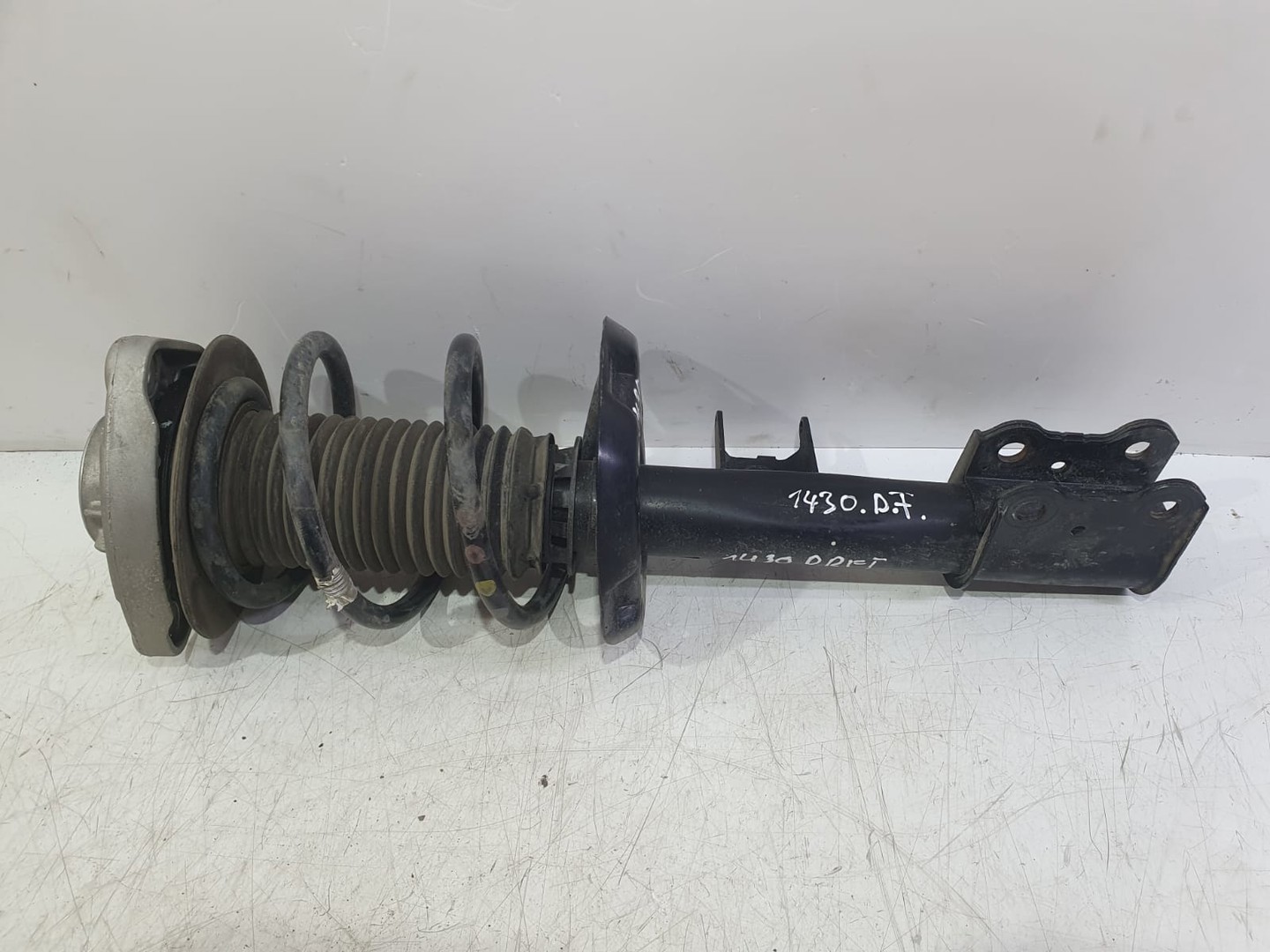 Amortizor cu arc dreapta fata 317452 Mercedes Benz GLA-Class X156 (2013 - 2017)