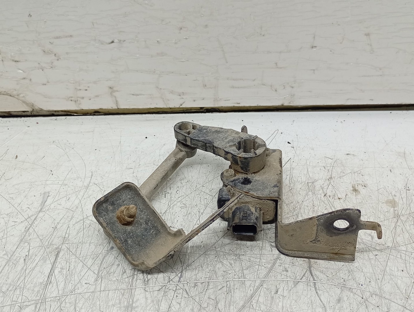 Senzor nivel faruri 538124BA0A Nissan X-Trail T32 (2013 - 2020)