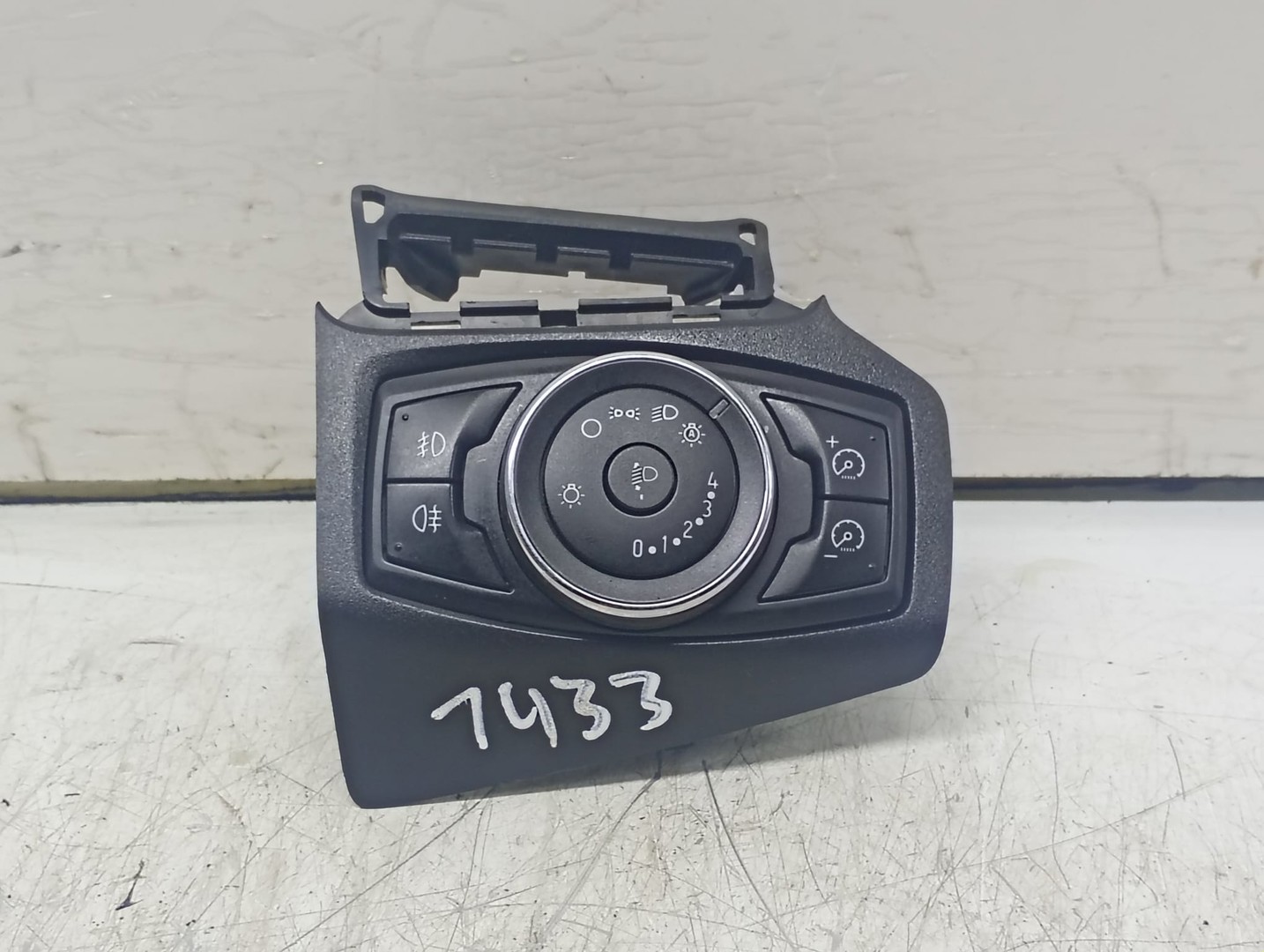Bloc lumini BM5T13A024CC Ford Focus 3 (2011 - 2015)