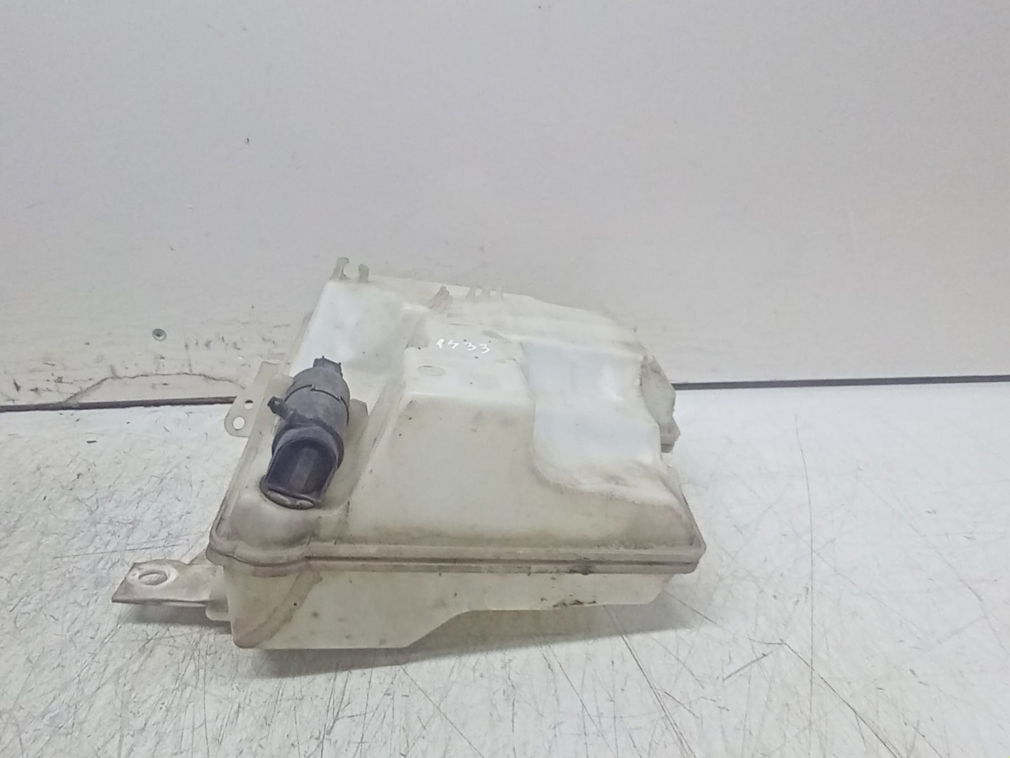 Vas lichid parbriz BV61-17B613-A Ford Focus 3 (2011 - 2015)