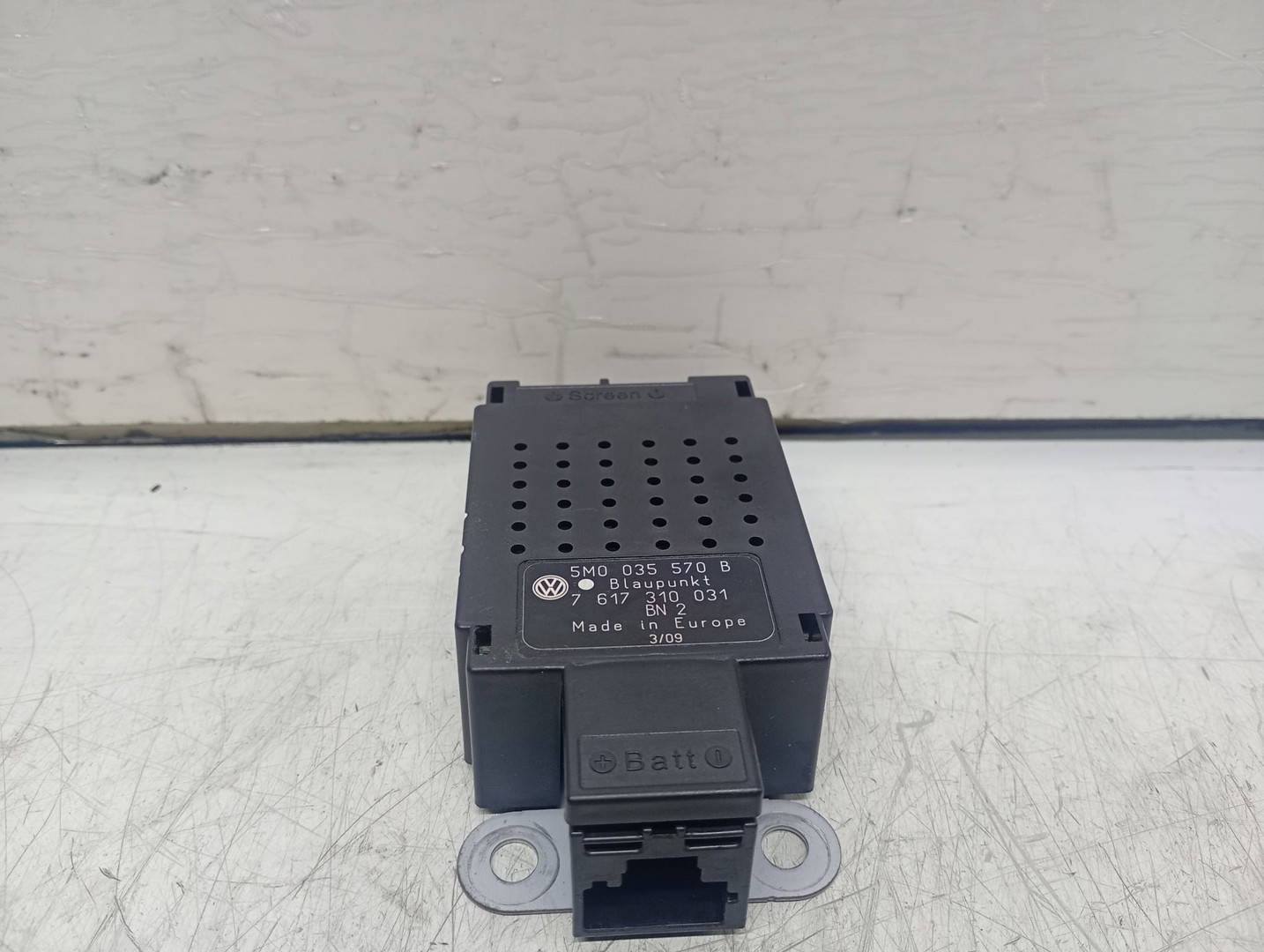 Amplificator antena 5M0035570B Volkswagen Golf 6 (2008 - 2015)