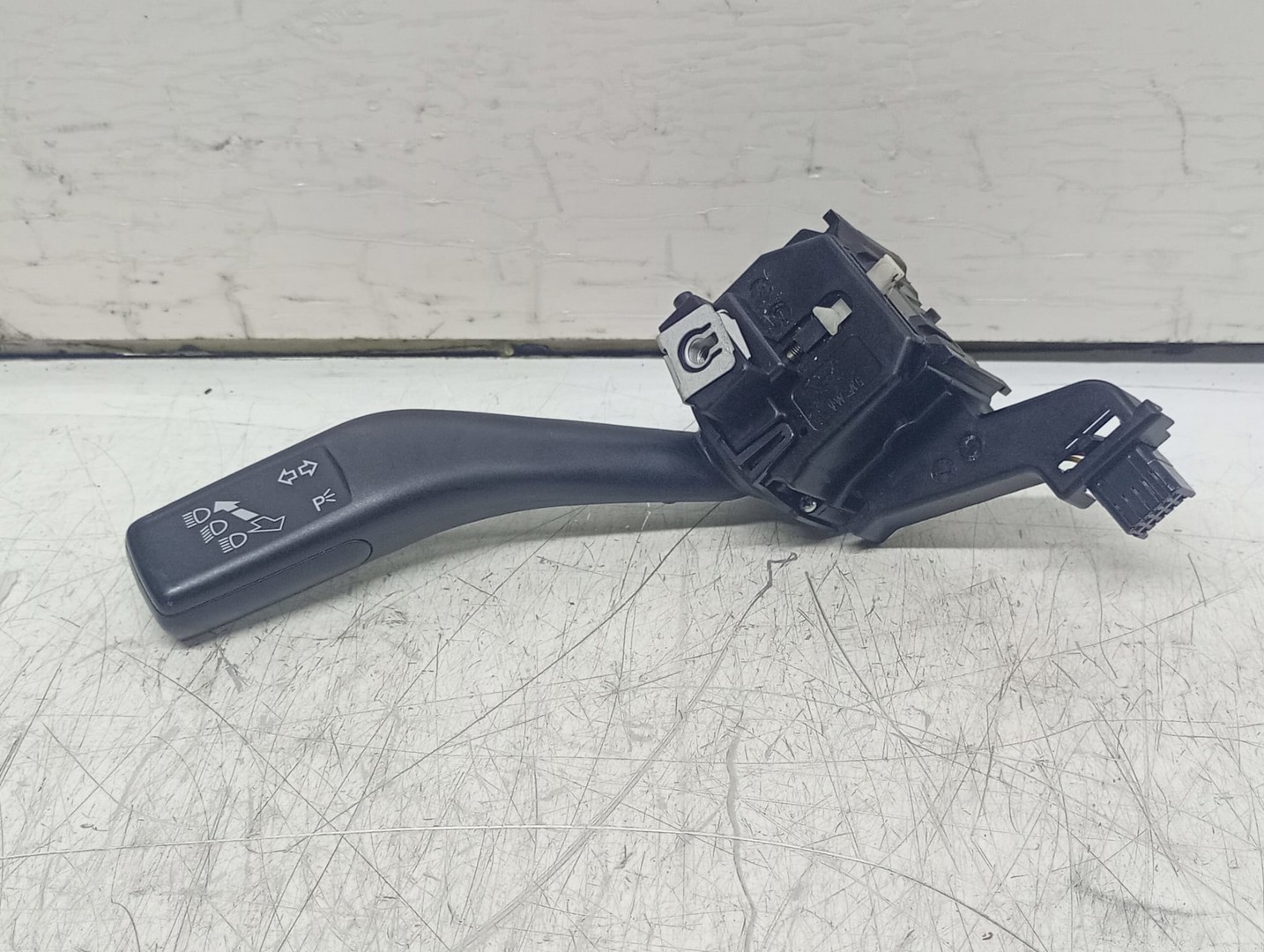 Maneta semnalizare 1k0953513E Volkswagen Golf 6 (2008 - 2015)