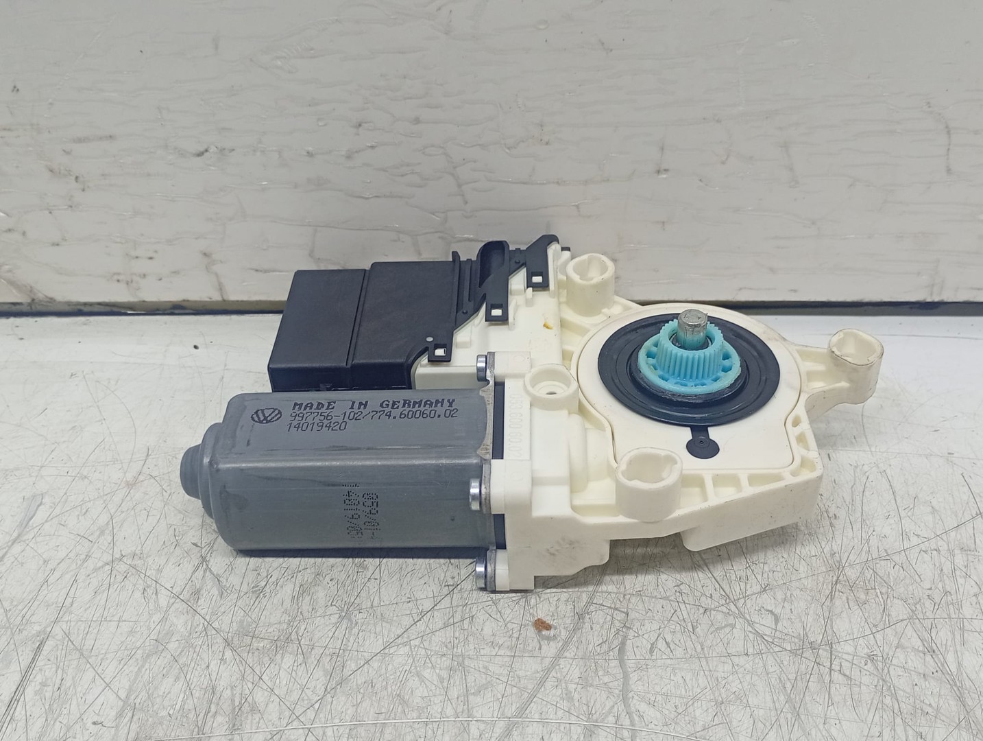 Motoras geam dreapta spate 1k0959704A Volkswagen Golf 6 (2008 - 2015)