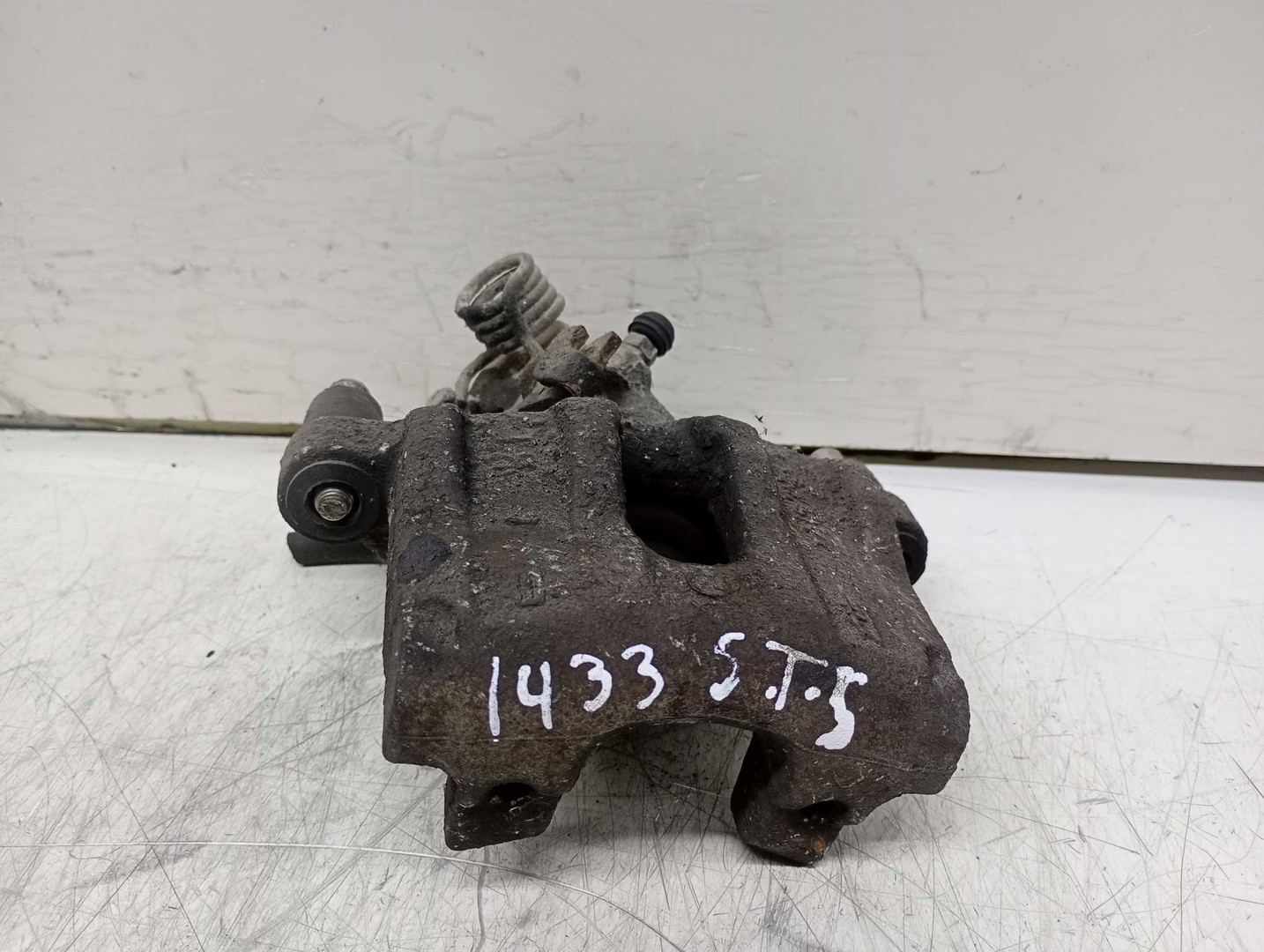Etrier stanga spate Ford Focus 3 (2011 - 2015)