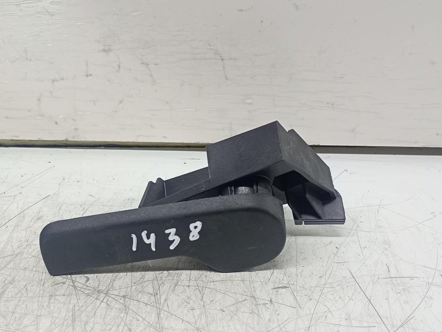 Maner deschidere capota 1J1823533C Volkswagen Passat B6 (2005 - 2010)