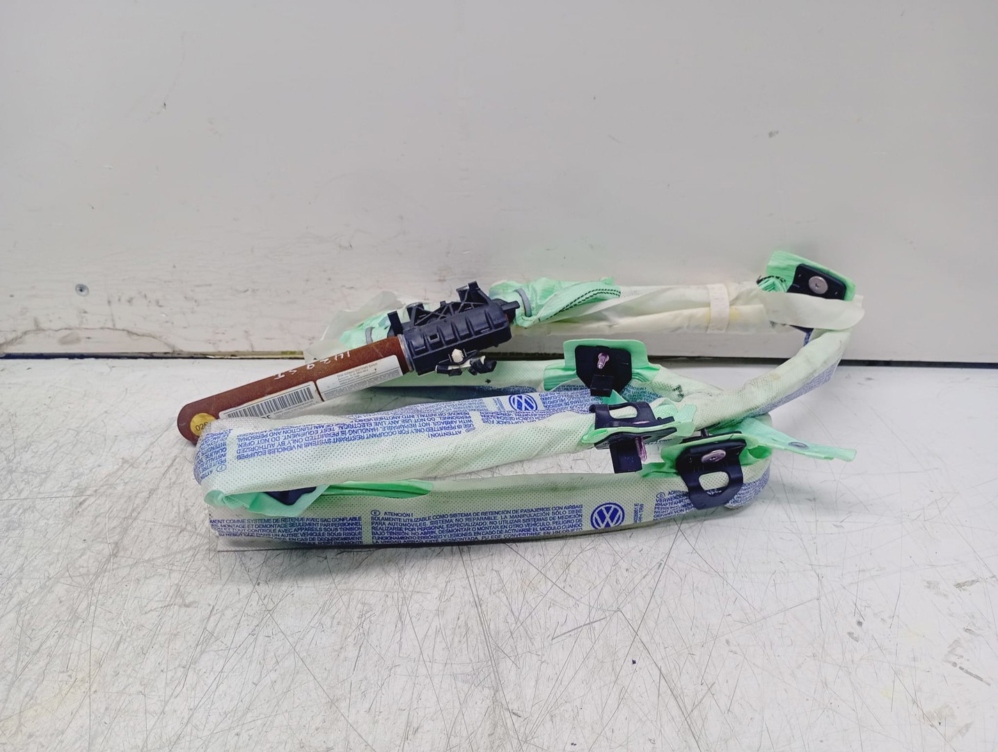 Airbag cortina stanga 3C0880741E Volkswagen Passat B6 (2005 - 2010)