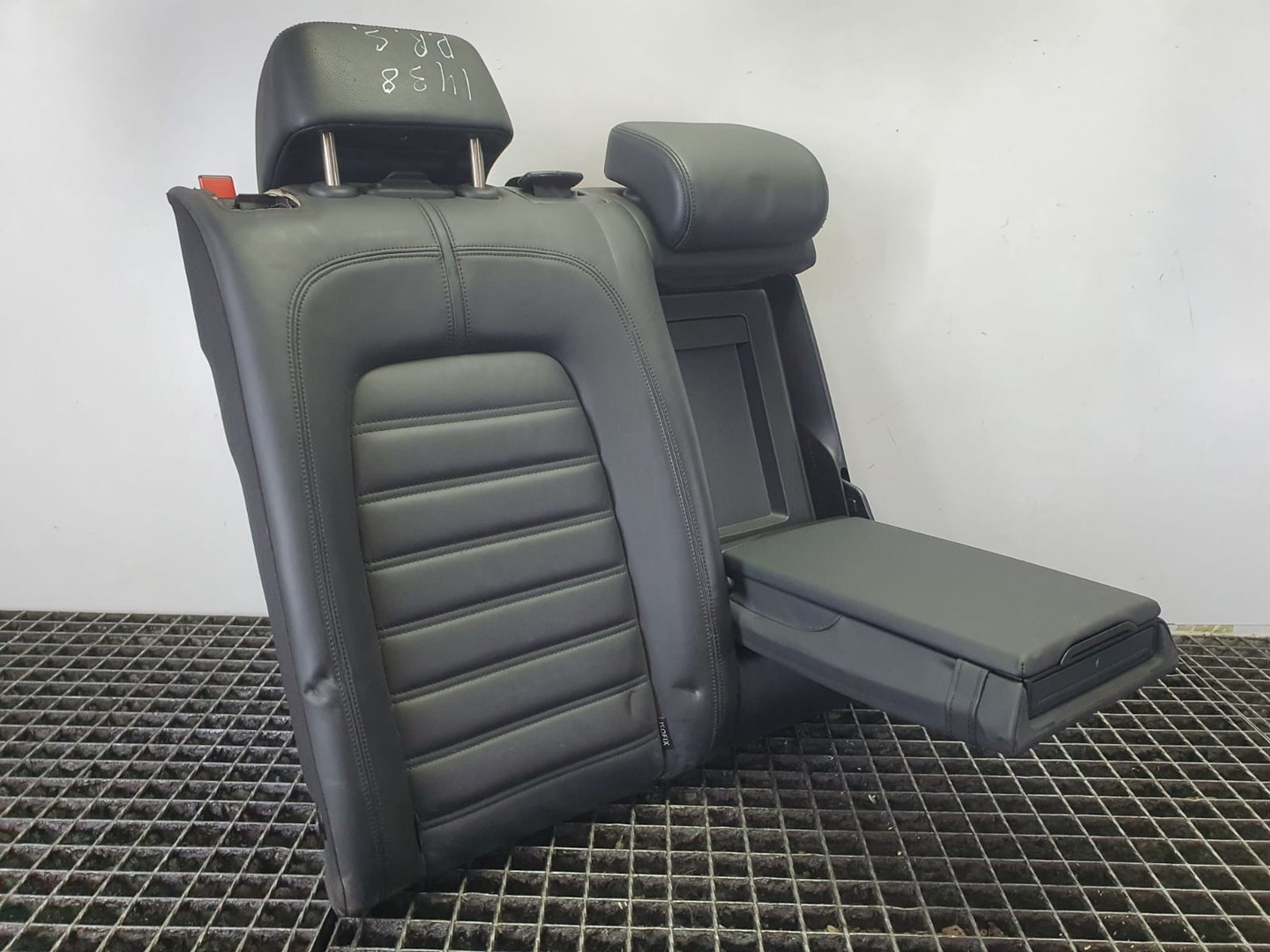 Bancheta spate Volkswagen Passat B6 (2005 - 2010)