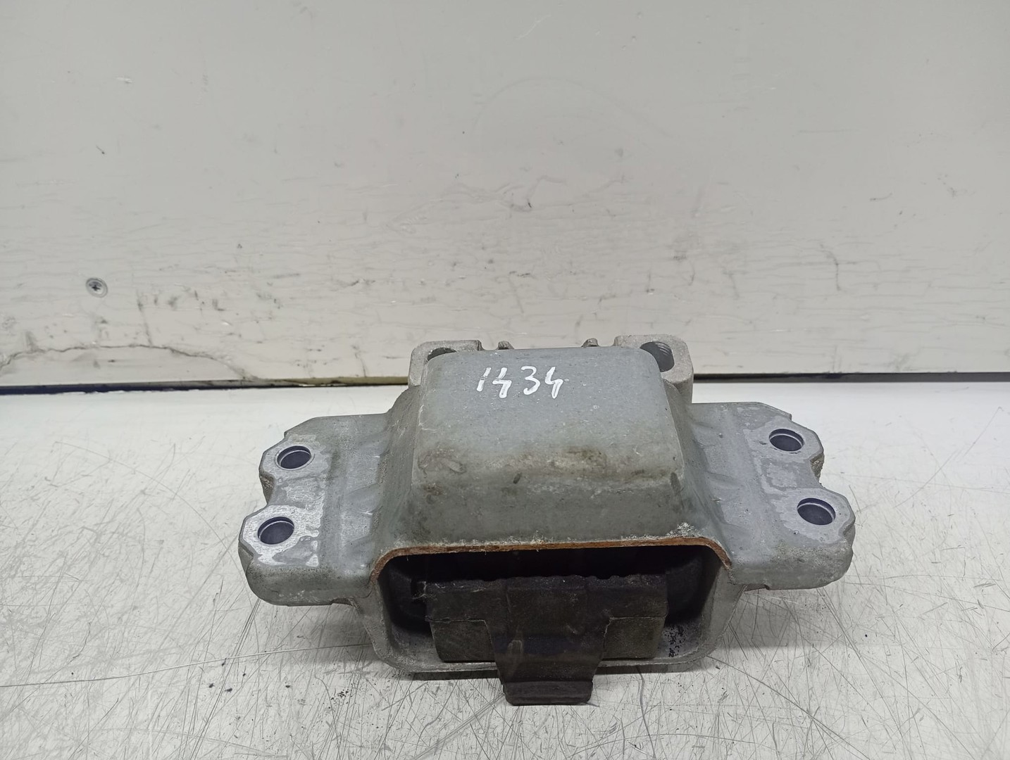 Suport motor 1k0199555 Volkswagen Golf 6 (2008 - 2015)