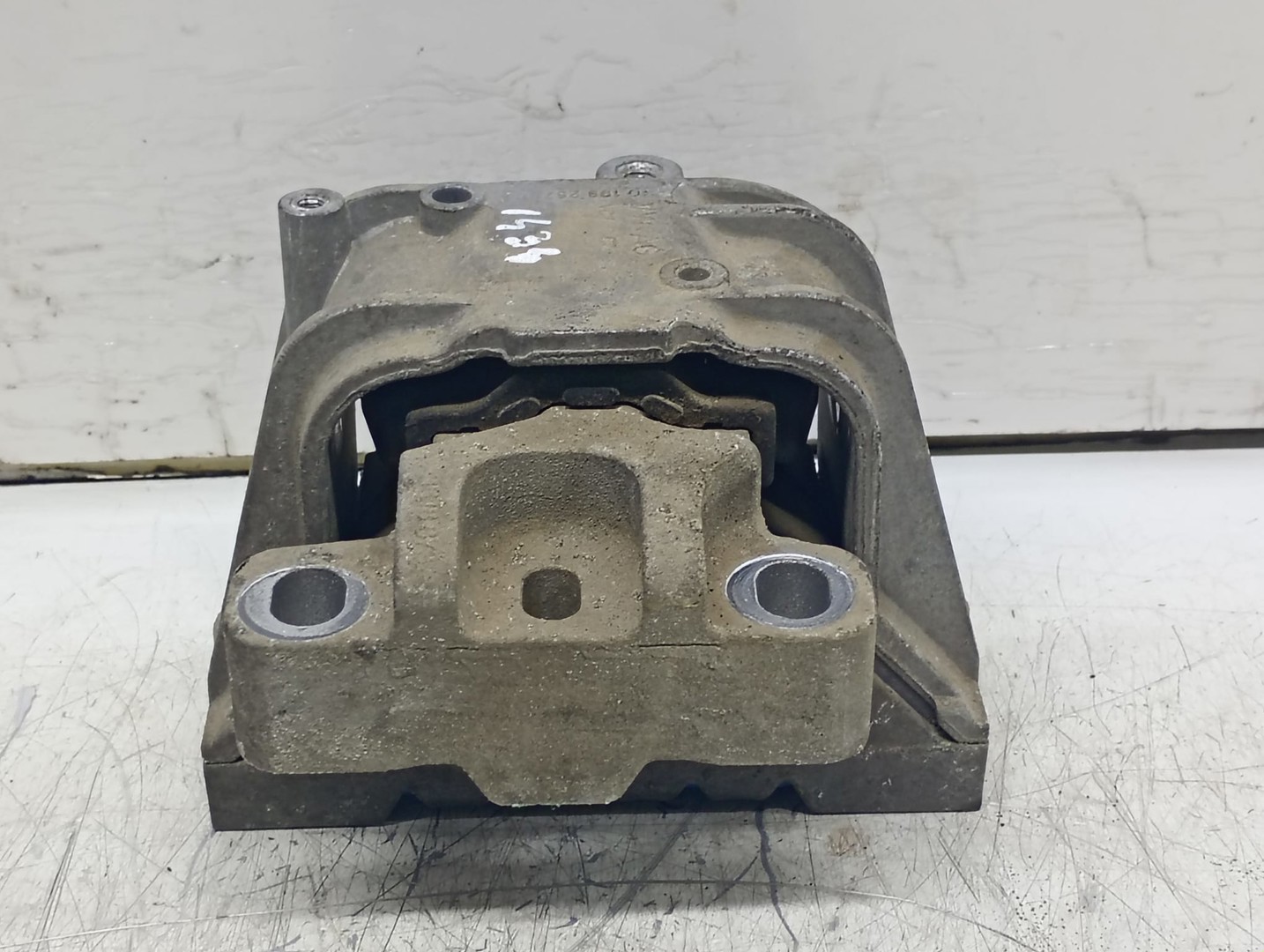 Suport motor 1k0199262J Volkswagen Golf 6 (2008 - 2015)