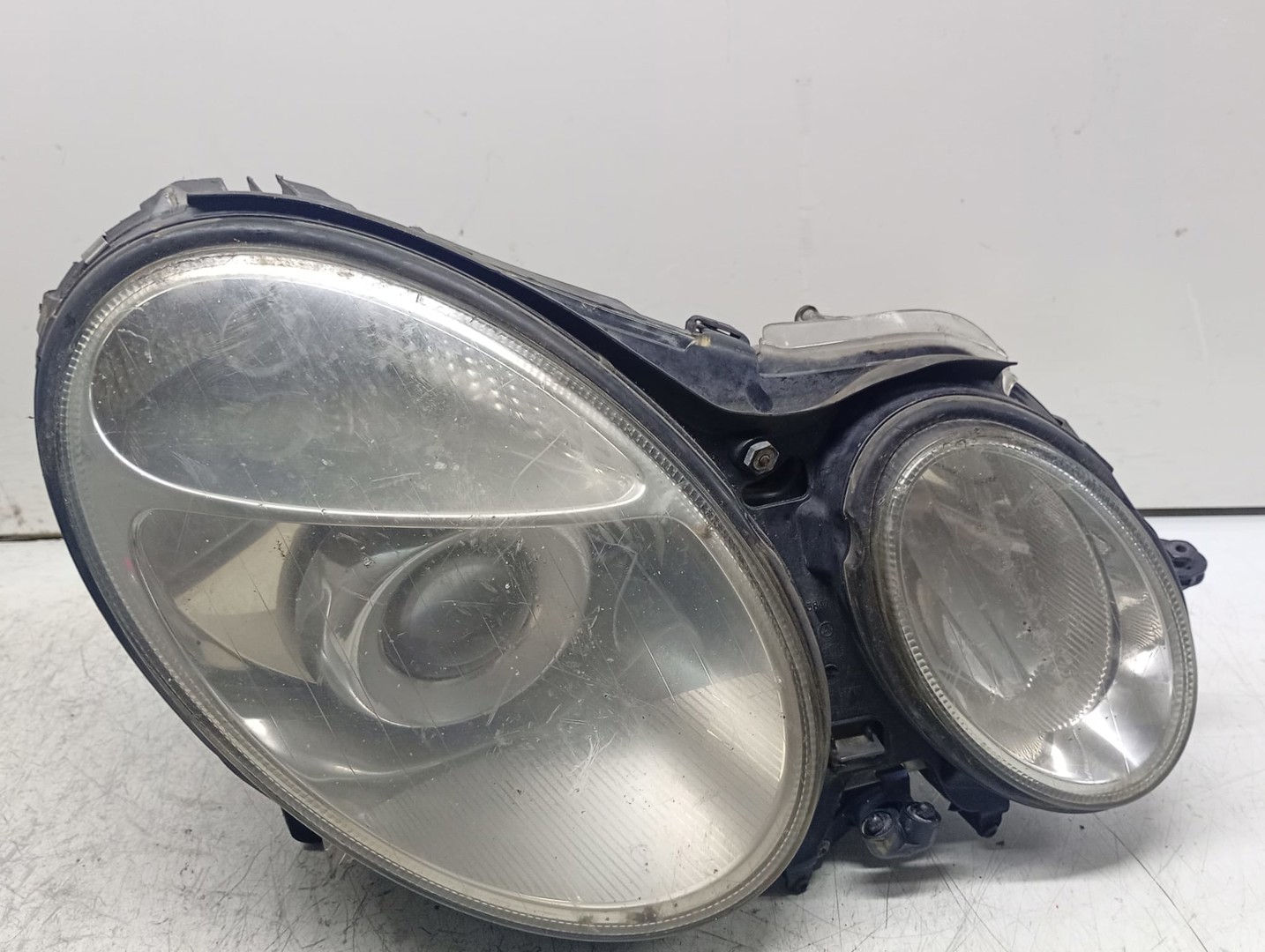 Far dreapta 154360-01 Mercedes Benz E-Class W211 (2002 - 2006)