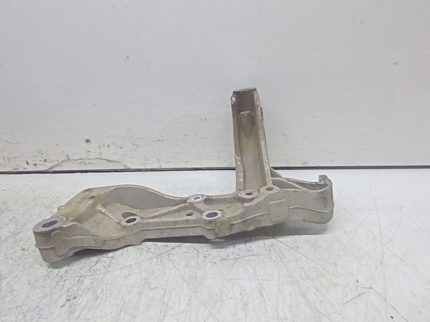Brat suspensie stanga fata 1k0199295E Volkswagen Golf 6 (2008 - 2015)