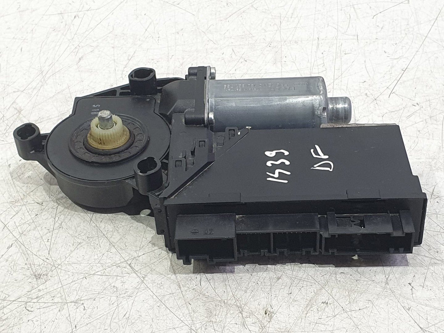 Motoras geam dreapta fata 7L0959702g Porsche Cayenne 955 (2002 - 2007)
