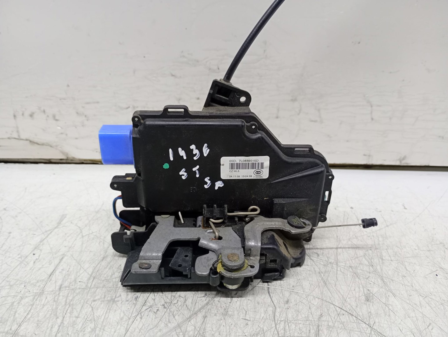 Broasca stanga spate 7L0839015D Skoda Octavia 2 (facelift) (2008 - 2013)